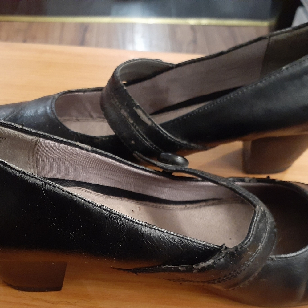 Shoes - Picture 3 of 3